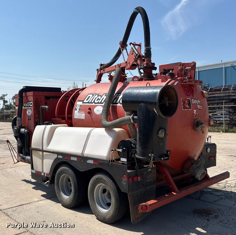 image for item EM8092 2013 Ditch Witch FX60 vacuum excavator
