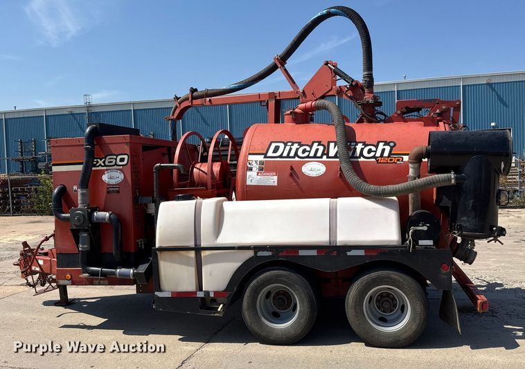 image for item EM8092 2013 Ditch Witch FX60 vacuum excavator