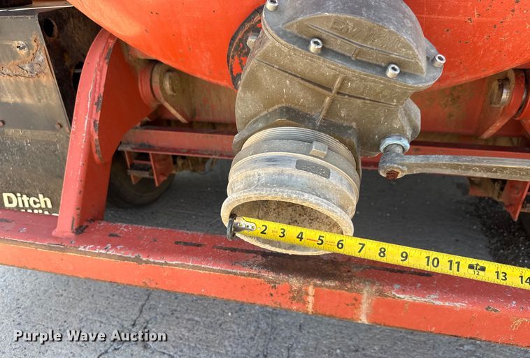 image for item EM8092 2013 Ditch Witch FX60 vacuum excavator