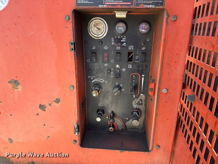 image for item EM8092 2013 Ditch Witch FX60 vacuum excavator