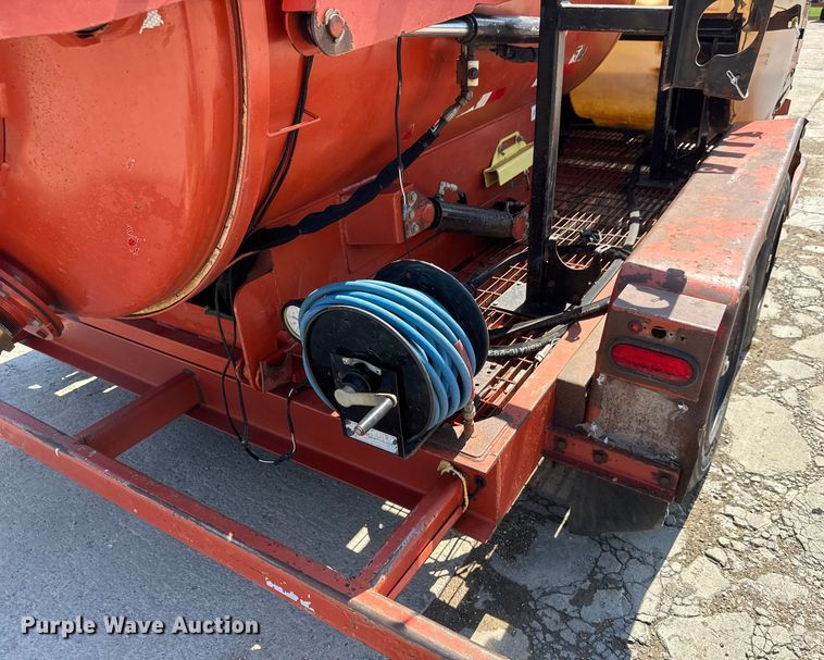 image for item EM8093 2012 Ditch Witch FX60 vacuum excavator