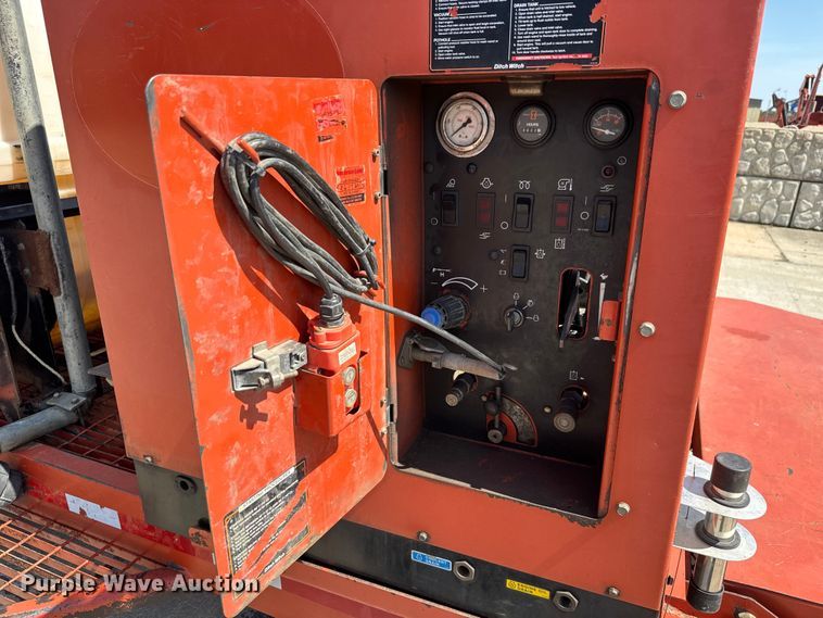 image for item EM8093 2012 Ditch Witch FX60 vacuum excavator