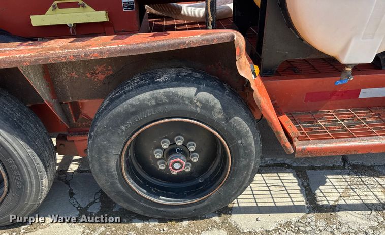 image for item EM8093 2012 Ditch Witch FX60 vacuum excavator