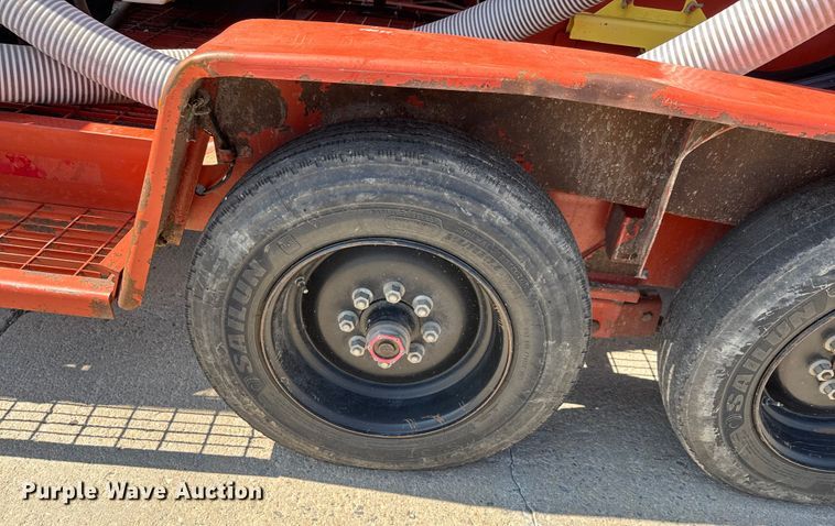 image for item EM8093 2012 Ditch Witch FX60 vacuum excavator