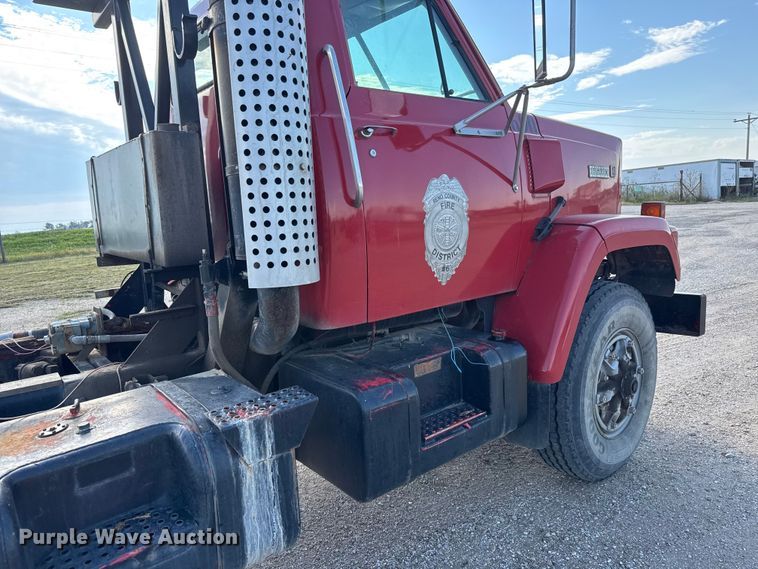 image for item EM8305 1982 GMC Brigadier truck cab and chassis