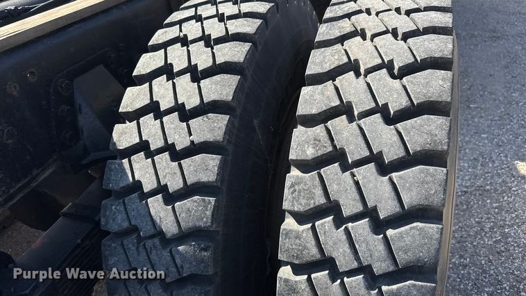 image for item EM8305 1982 GMC Brigadier truck cab and chassis