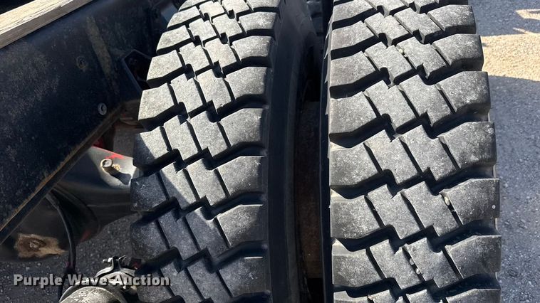 image for item EM8305 1982 GMC Brigadier truck cab and chassis