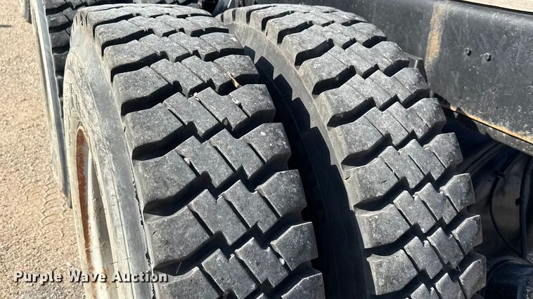 image for item EM8305 1982 GMC Brigadier truck cab and chassis