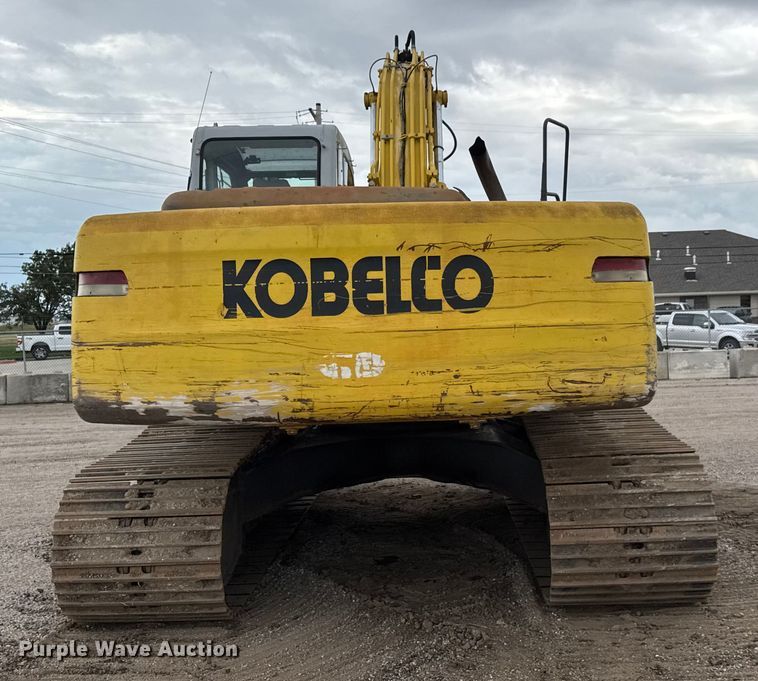 image for item EM8389 2005 Kobelco SK210LC excavator