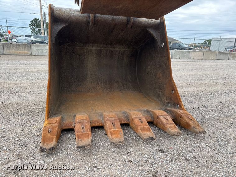 image for item EM8389 2005 Kobelco SK210LC excavator