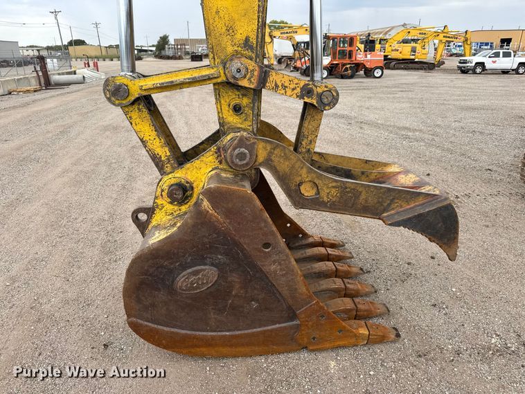 image for item EM8389 2005 Kobelco SK210LC excavator