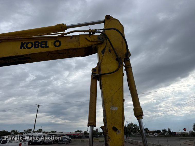 image for item EM8389 2005 Kobelco SK210LC excavator