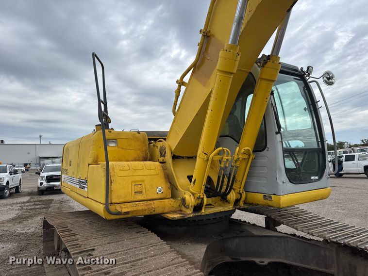 image for item EM8389 2005 Kobelco SK210LC excavator