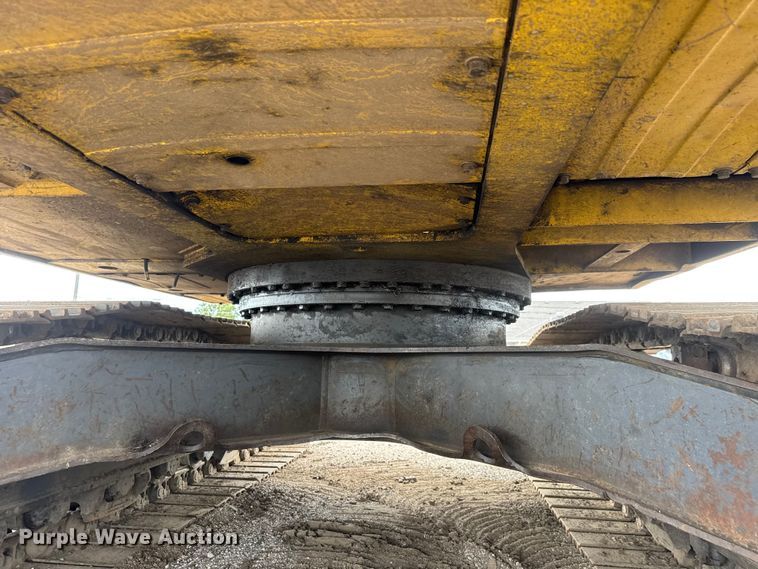 image for item EM8389 2005 Kobelco SK210LC excavator