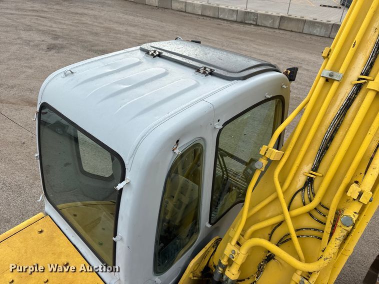 image for item EM8389 2005 Kobelco SK210LC excavator