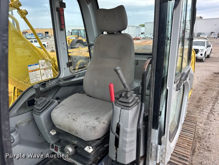 image for item EM8389 2005 Kobelco SK210LC excavator