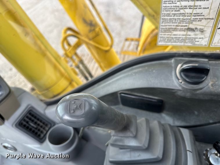 image for item EM8389 2005 Kobelco SK210LC excavator