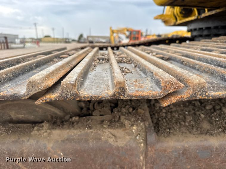 image for item EM8389 2005 Kobelco SK210LC excavator