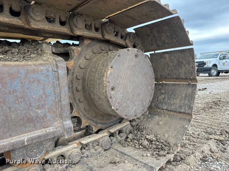 image for item EM8389 2005 Kobelco SK210LC excavator