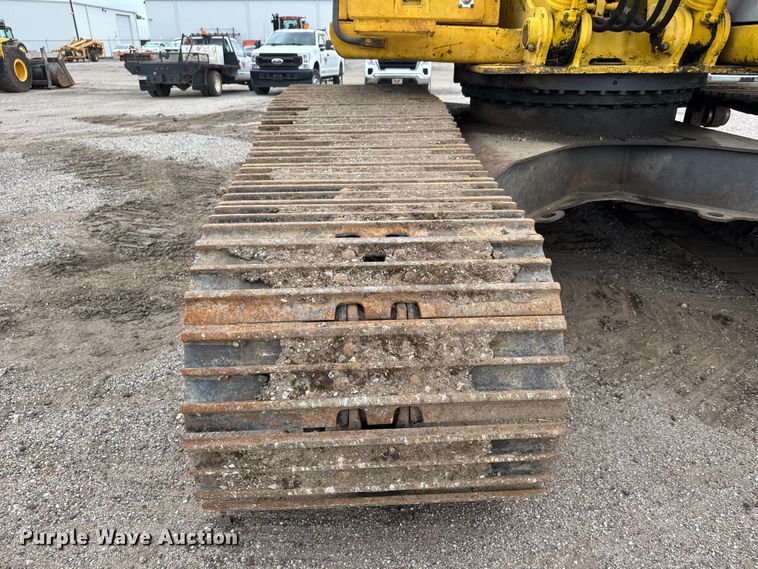 image for item EM8389 2005 Kobelco SK210LC excavator