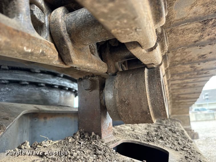 image for item EM8389 2005 Kobelco SK210LC excavator