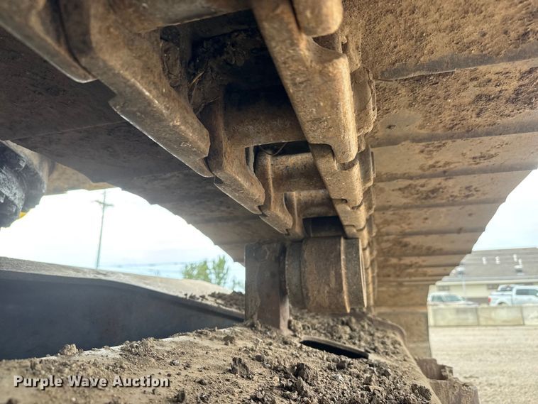 image for item EM8389 2005 Kobelco SK210LC excavator