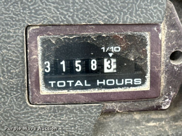 image for item EM8402 1993 Ford LT8000 truck cab and chassis