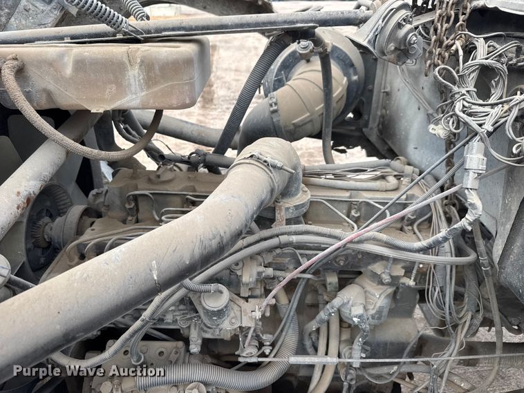 image for item EM8402 1993 Ford LT8000 truck cab and chassis