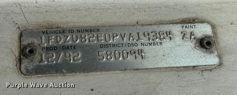 image for item EM8402 1993 Ford LT8000 truck cab and chassis