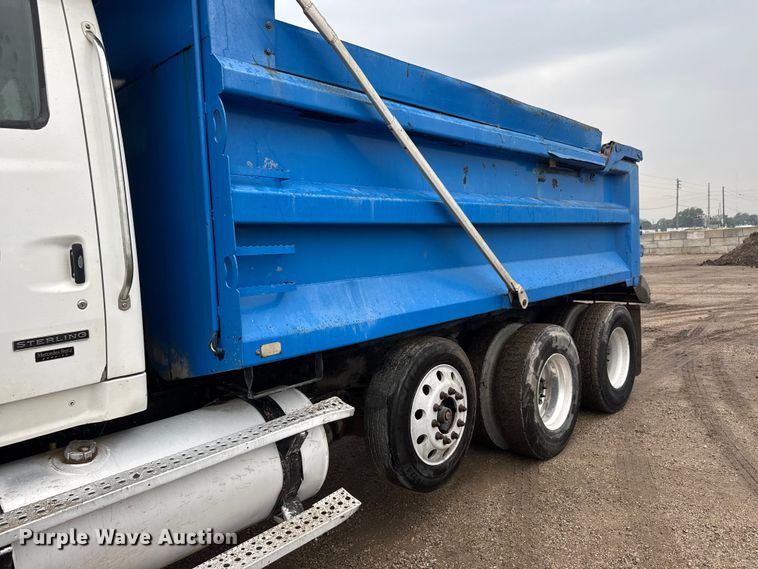 image for item EM8406 2006 Sterling L9500 dump truck