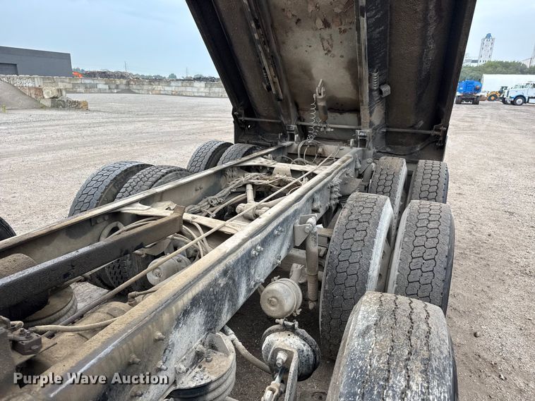 image for item EM8406 2006 Sterling L9500 dump truck