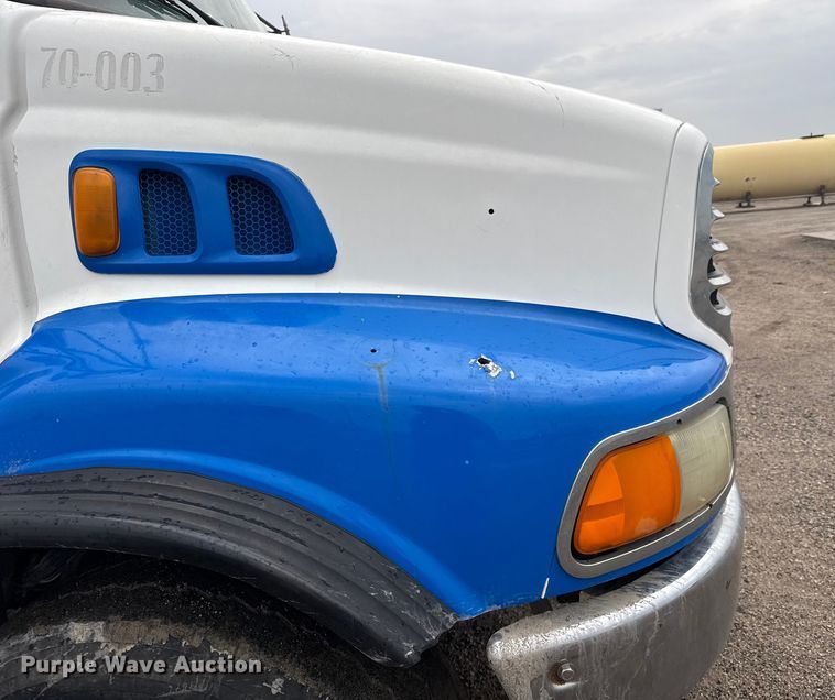 image for item EM8406 2006 Sterling L9500 dump truck