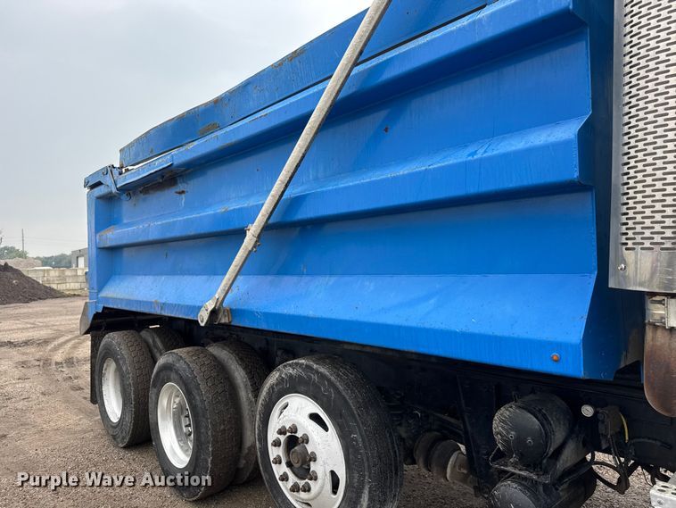 image for item EM8406 2006 Sterling L9500 dump truck