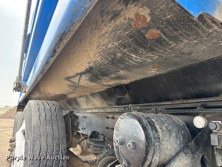 image for item EM8406 2006 Sterling L9500 dump truck