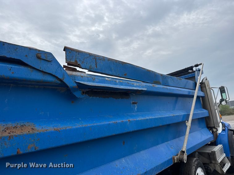 image for item EM8406 2006 Sterling L9500 dump truck