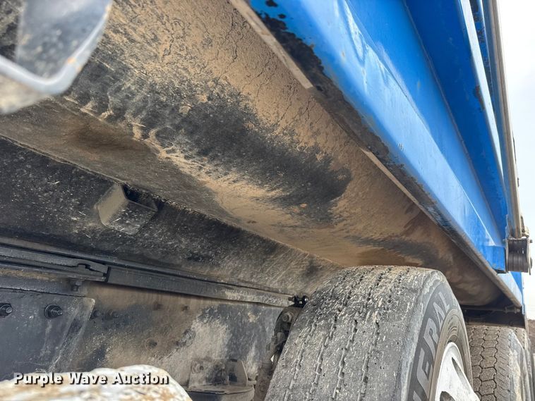 image for item EM8406 2006 Sterling L9500 dump truck