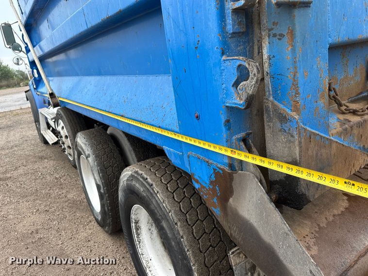 image for item EM8406 2006 Sterling L9500 dump truck