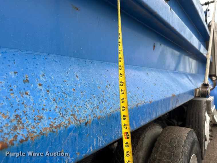 image for item EM8406 2006 Sterling L9500 dump truck