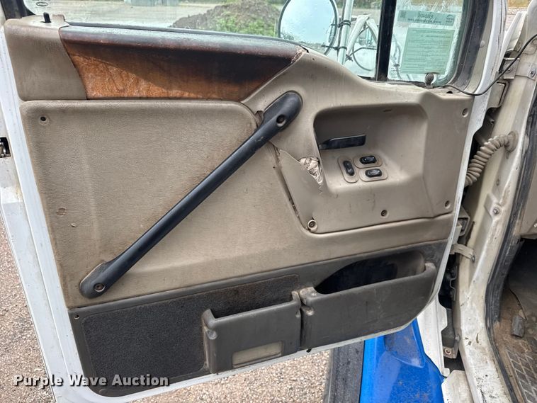 image for item EM8406 2006 Sterling L9500 dump truck