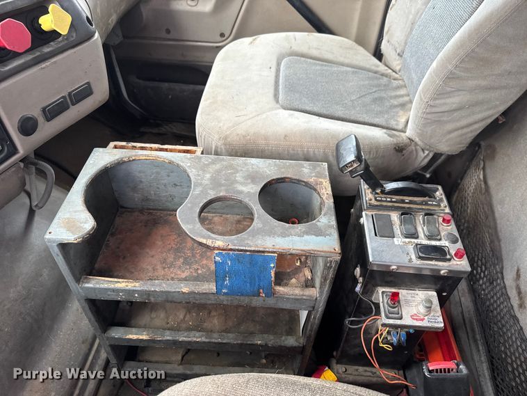 image for item EM8406 2006 Sterling L9500 dump truck