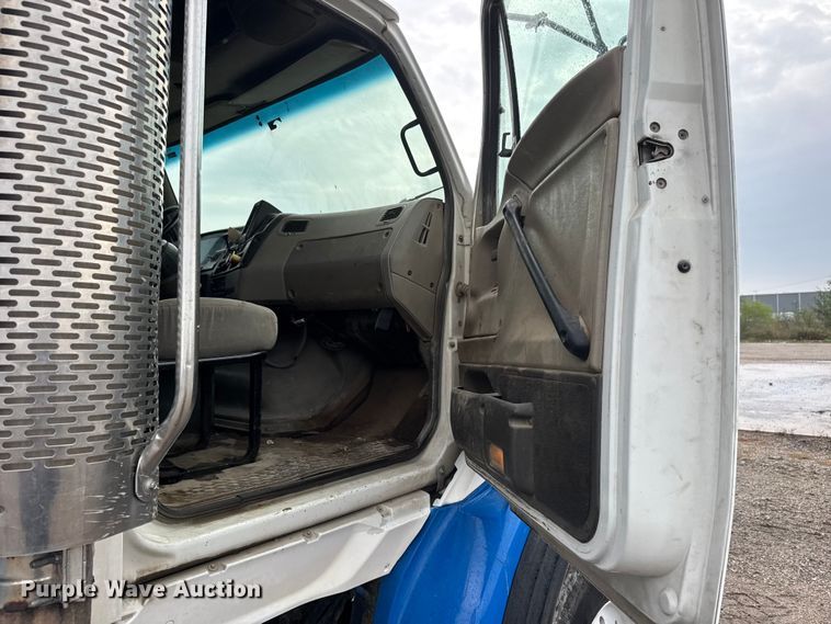 image for item EM8406 2006 Sterling L9500 dump truck