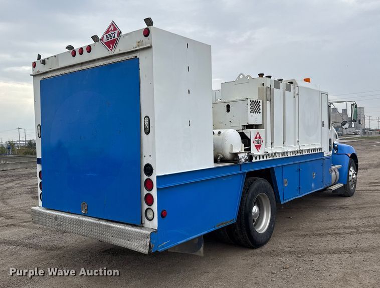 image for item EM8407 2010 Kenworth T370 fuel / lube truck