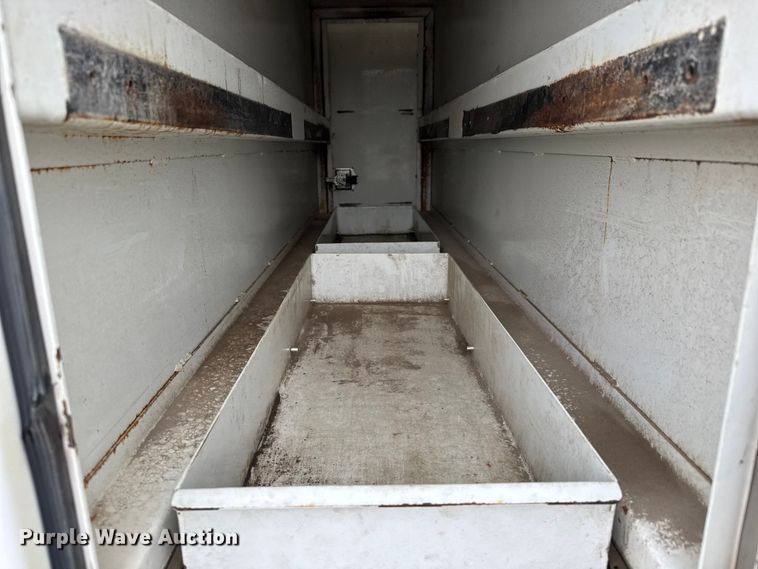 image for item EM8407 2010 Kenworth T370 fuel / lube truck