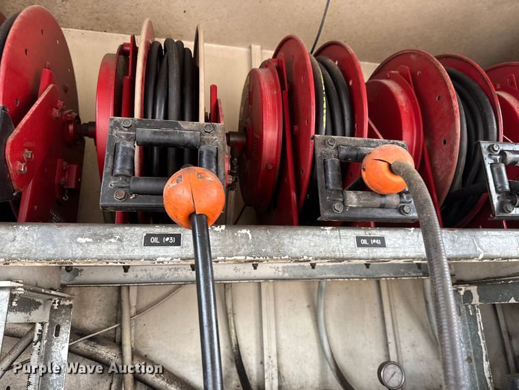 image for item EM8407 2010 Kenworth T370 fuel / lube truck