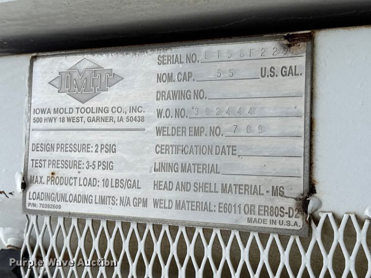 image for item EM8407 2010 Kenworth T370 fuel / lube truck