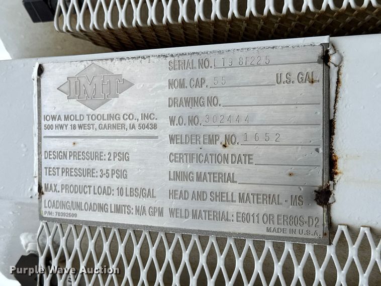 image for item EM8407 2010 Kenworth T370 fuel / lube truck