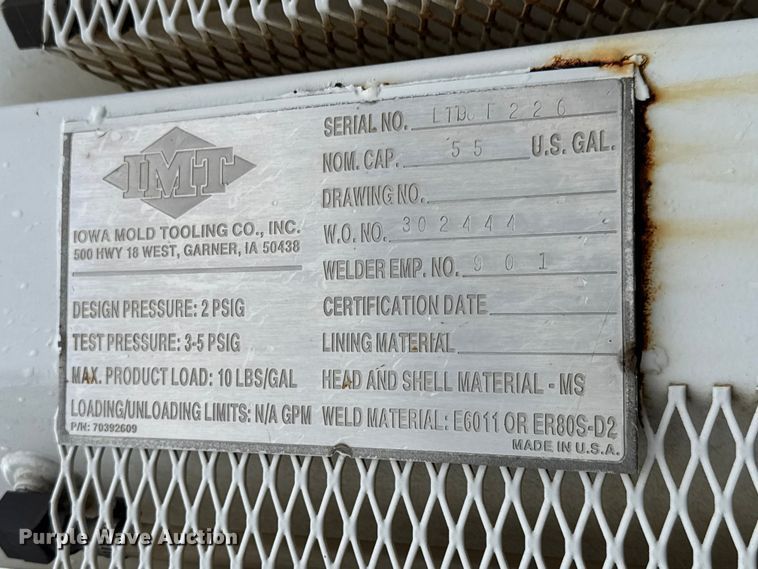 image for item EM8407 2010 Kenworth T370 fuel / lube truck