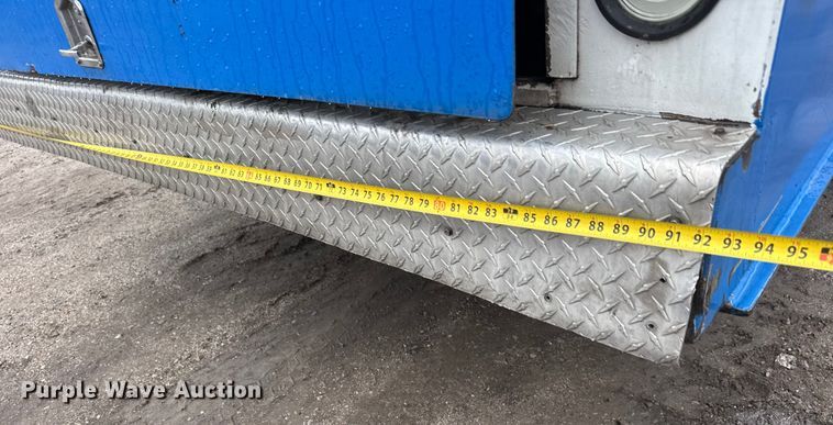 image for item EM8407 2010 Kenworth T370 fuel / lube truck