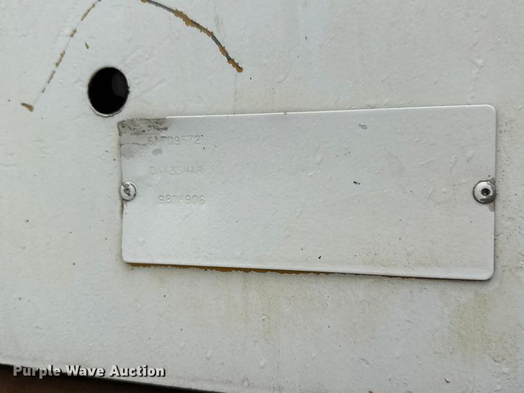 image for item EM8407 2010 Kenworth T370 fuel / lube truck