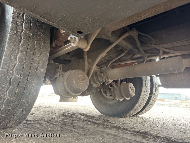 image for item EM8407 2010 Kenworth T370 fuel / lube truck